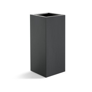 Beschrijft u uw persoonlijke stijl als strak en modern? Dan is de serie Argento voor u de perfecte keuze.De Argento collectie bestaat uit een serie hoogwaardige plantenbakken