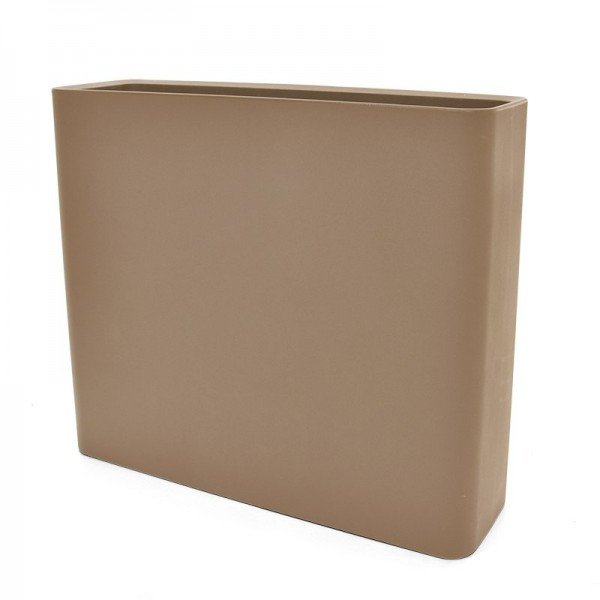 hoge plantenbak is enorm veelzijdig. Vul de bak met siergrassen of bamboe en gebruik 'm als afscheiding voor uw serre