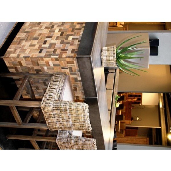 Deze bijzonder goed nagemaakte Aloë Vera kunstplant is afkomstig uit de Cactus familie. Met deze kunstplant creëert u in een handomdraai een tropisch 'look' die perfect in een moderne omgeving past