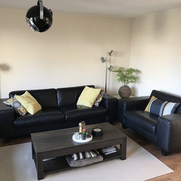 de totale breedte is ongeveer 60 cm. Een prachtige combinatie die in vele interieurs past en voor veel sfeer en warmte zorgt.