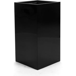 Beschrijft u uw persoonlijke stijl als strak en modern? Dan is de serie Argento voor u de perfecte keuze.De Argento collectie bestaat uit een serie hoogwaardige plantenbakken