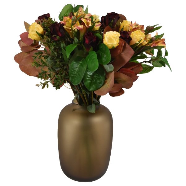 Dit prachtige hand gebonden kunstboeket is gemaakt van kwalitatieve kunstbloemen. Het boeket bevat o.a 16 mooie Kunstrozen in de kleuren geel en burgundy/rood