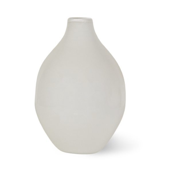 Zzing vaas 15x8 cm - wit Deze witte vaas is passend bij ieder seizoen. Neem bijvoorbeeld tijdens de lente een tak bloesem en wissel de zomermaanden af met allium. Wordt het buiten weer wat grauwer tijdens de herfst