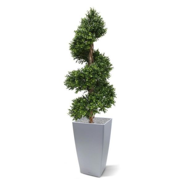 Kunstbomen zullen deze gedurende 8 jaar lang beschermt zijn tegen verkleuren. Let op! De stam is van echt hout en dus vatbaar voor weersinvloeden en zwammen. Voor een langere levensduur raden wij aan om de stam te behandelen met een primer of beits.