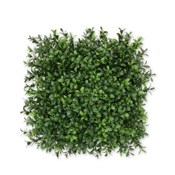 Buxus-matje-x300-3 terras of hotelbalkon.   Het raamwerk waarop de kunstblaadjes gestoken zijn meet 25 x 25 cm. Doordat de buxus blaadjes nog iets uitsteken is het effectieve formaat ongeveer 30 x 30 cm.  Vraag gerust naar de diverse mogelijkheden en toepassingen.