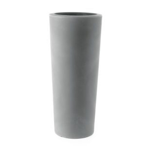 de dubbele bodem en die matte afwerking. Daarnaast is deze praktische en lichtgewicht plantenbak bestand tegen extreme weersomstandigheden.De afmetingen van de Cono Essential: # De buitenmaten zijn ± ø 30 x 68 cm hoogte. De binnenmaat is ± ø 22 en 21 hoog.