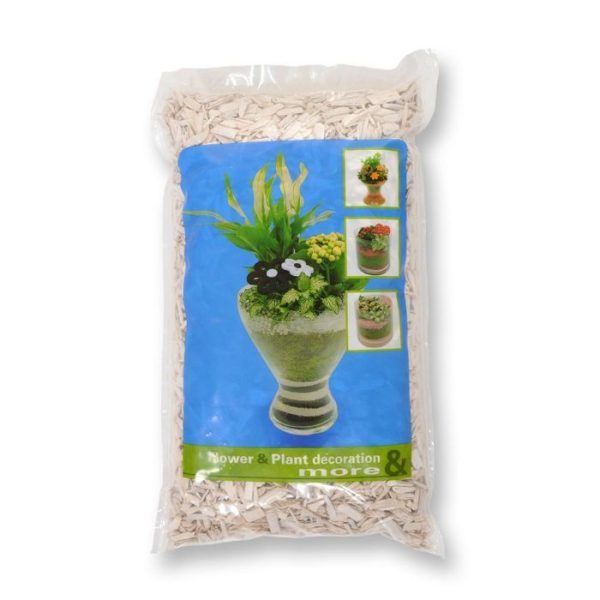 zwart en naturel. De inhoud is 5 liter en geeft genoeg vulling voor de toplaag in uw sierpot.