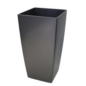 geschikt voor bomen vanaf 250 cm. Voor kleinere planten kiest u de 22x22x41 cm. De gehele Lechuza serie leverbaar in een groot scala aan kleuren