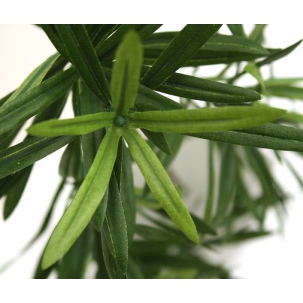 Podocarpus kunsttak 35 cm Deze Podocarpus kunsttak dient als basis product voor vele mogelijkheden en uitvoeringen. Standaard wordt deze natuurlijk nagemaakte bladtak geleverd als losse tak