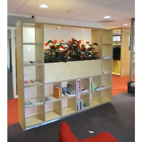 Deze bloeiende Anthurium kunstplant is ideaal voor op een mooie balie of in een grote vensterbank! De overvolle Anthurium kunstplant