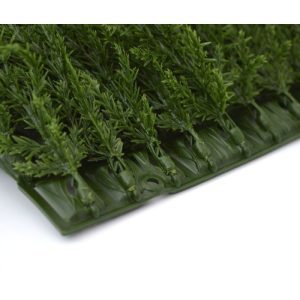 Uniek in de kunstplanten wereld is deze UV bestendige Conifeer Mat. Omdat de UV-protector in de grondstof is verwerkt kunnen wij de garantie geven dat deze kunstconifeer gedurende 8 jaar lang niet verkleurt! Deze Conifeer mat biedt vele mogelijkheden en wordt veelal gebruikt om muren mee te decoreren. Aaneengesloten kan deze vol kunststof Conifeer mat grote oppervlakten beslaan en voor een mooie groene decoratie zorgen. De mat is geheel gemaakt van kwalitatief pvc