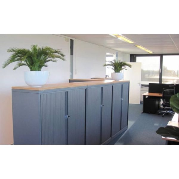 zijn harde kunststof bladeren voelen ook net als de echte Cycas palmen! De Cycas is gemaakt van hoogwaardige materialen en heeft een hoogte van ongeveer 50 cm. De diameter van de gehele plant meet ongeveer 60-70 cm. Omdat de goed nagemaakte bladeren van een uv bestendige