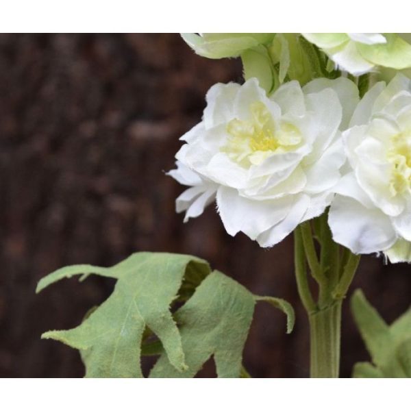 Delphinium-kunsttak-60-cm-creme-4 tot een mooi kunstboeket worden verwerkt. De kunsttak is prachtig nagemaakt met 2 zijtakken