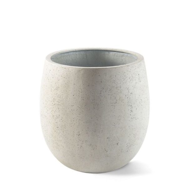 Grigio-Balloon-M-42x42-White-Concrete-3 kleuren en maten. Er zit dus altijd een passende bloempot of plantenbak voor uw tuin bij. Ook als u op zoek bent naar een groot formaat is deze serie zeer geschikt. Doordat het materiaal bijzonder sterk en duurzaam is