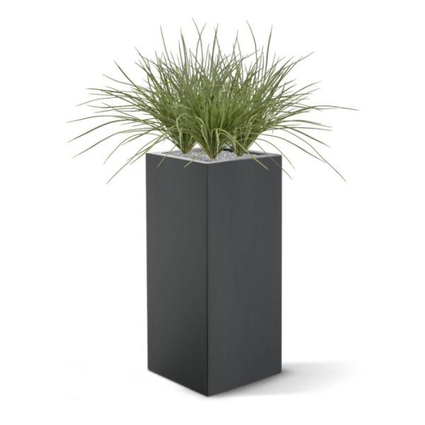 moet beslist deze topper eens bekijken. Met zo'n goedgevuld uiterlijk mag deze toch overal plaatsnemen? Zo is dit boeket bijzonder geschikt om met meerderen tegelijk op te steken in een hoge pot of een brede bak als leuke afscheiding. Maar ook als solopresentatie zal dit extra wijde boeket uw gasten vrolijk welkom heten. Dit kunstgrasboeket is gemaakt van de hoogste kwaliteit volkunstof dat uit één mal gegoten is. Hierdoor ziet u geen knopen