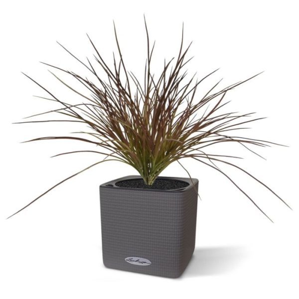 Groene kunstplanten bulten of andere oneffenheden zien