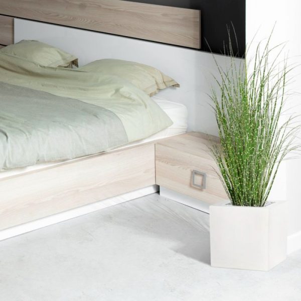 wordt geleverd in een standaard plastic binnenpot zodat deze eenvoudig in een sierpot te plaatsen is. Dit gras is ook verkrijgbaar in de kleur groen-bruin.