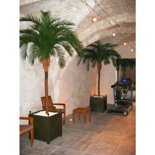 welke afgewerkt is met een echte houten kroon