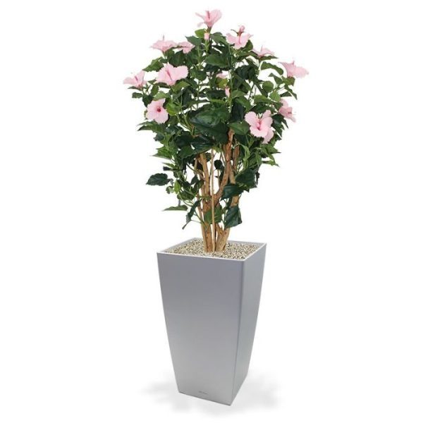 De bloeiende trend van dit moment: de Hibiscus Deluxe 100 cm roze. Deze bloeiende kunstplanten doen het goed in een entree